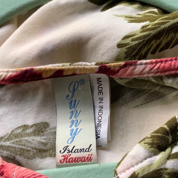 Hawaiian print and designed coverup - Picture 6 of 7